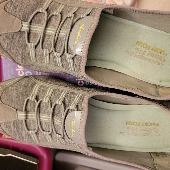 Skechers Women's Relaxed Fit Slip On Sneakers Shoes Memory Foam Insoles Size 10 - Picture 7 of 9